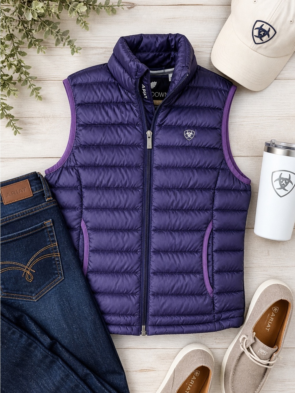 Ariat | Purple Down Puffer Vest | Lightweight Packable | Zip Front | Women’s M - Picture 2 of 7